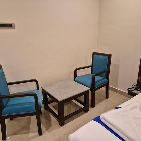 Hotel Janas Tirupati Luaran gambar