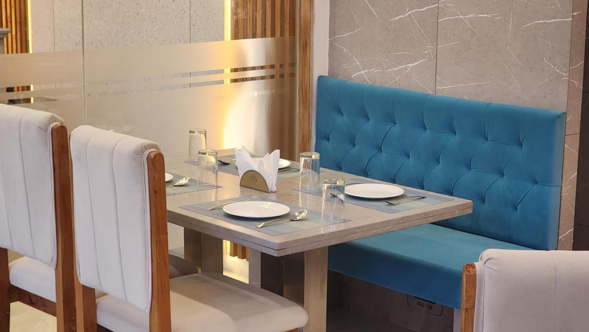 Hotel Janas Tirupati Luaran gambar