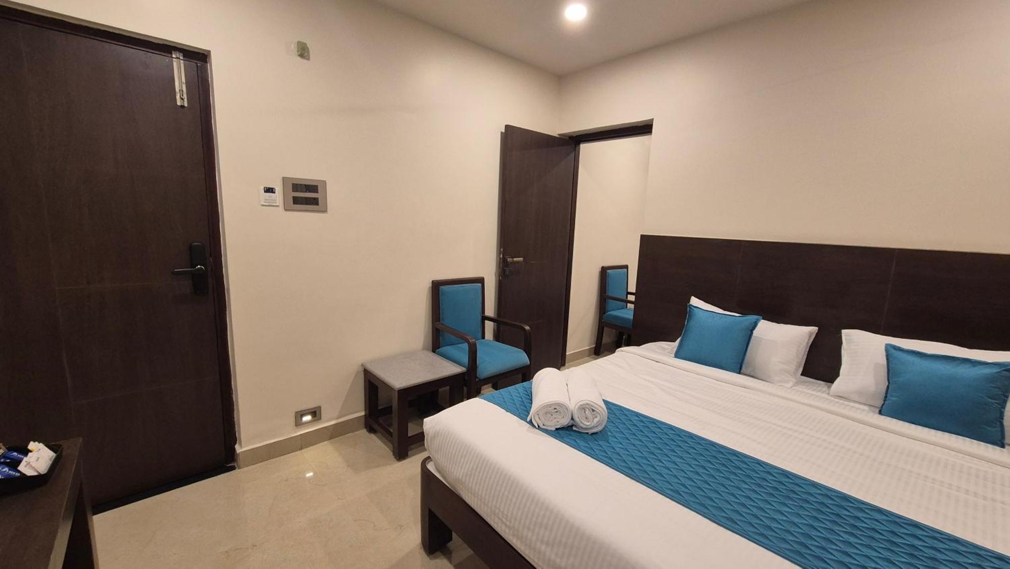 Hotel Janas Tirupati Luaran gambar