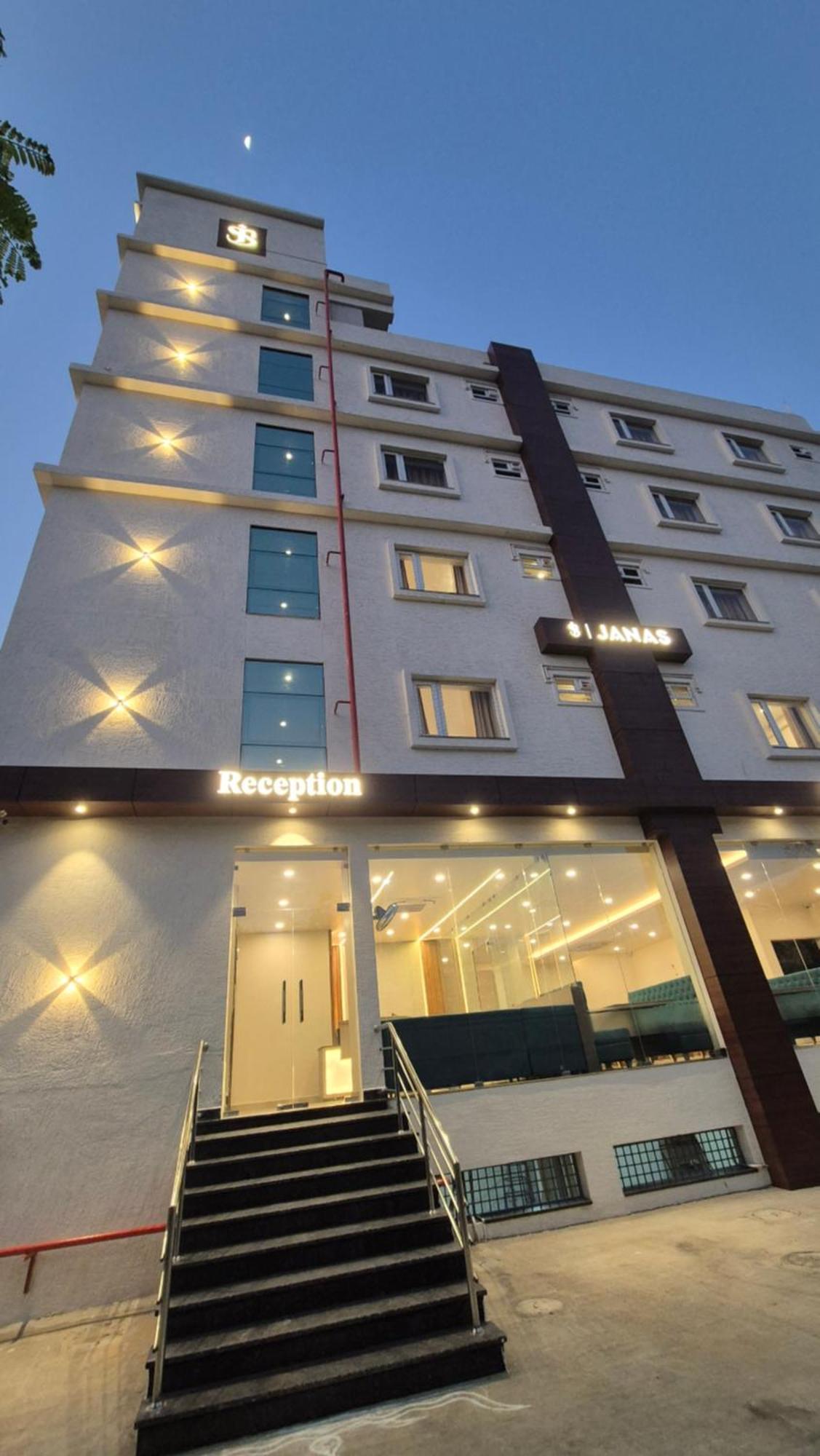 Hotel Janas Tirupati Luaran gambar