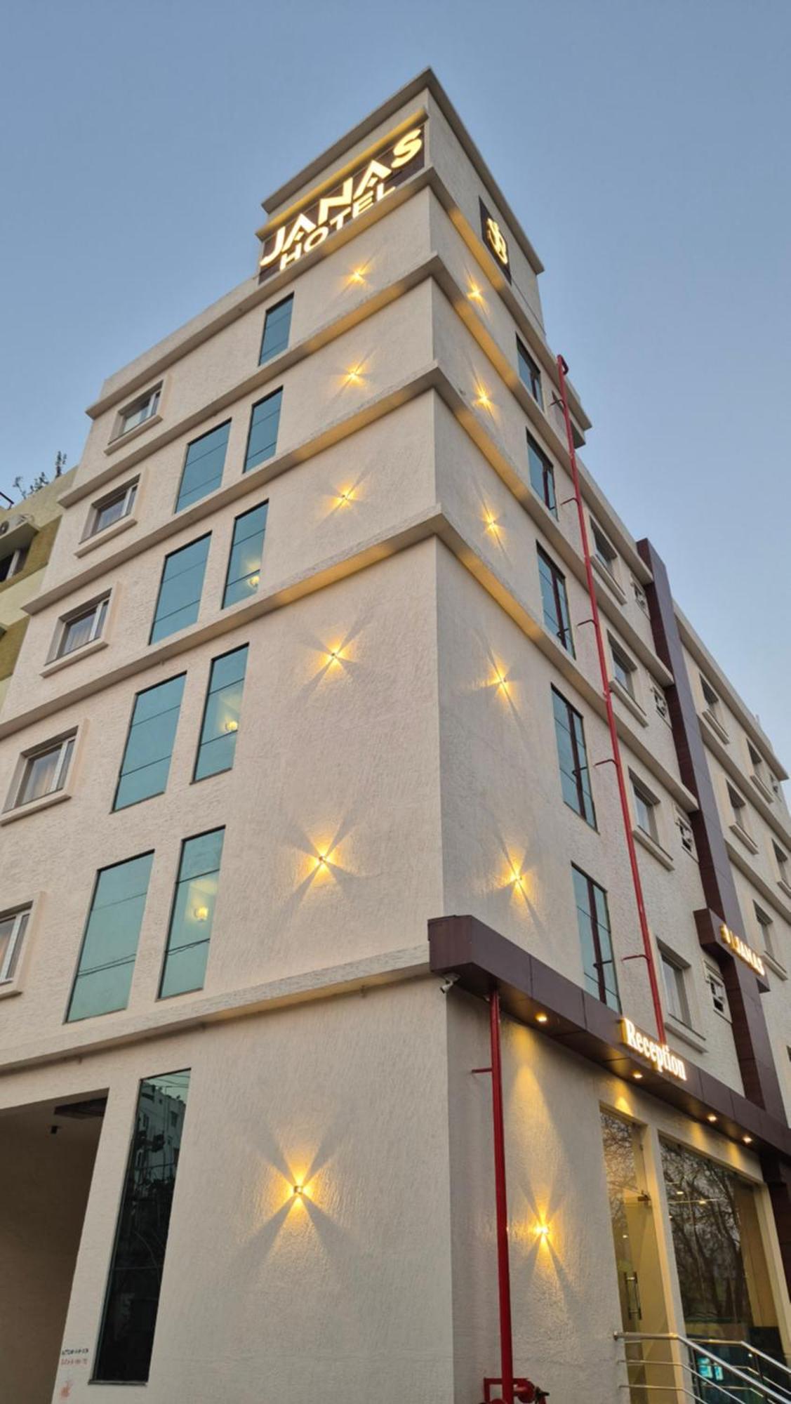 Hotel Janas Tirupati Luaran gambar