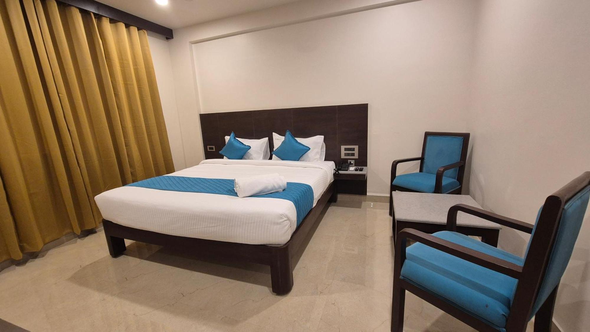 Hotel Janas Tirupati Luaran gambar