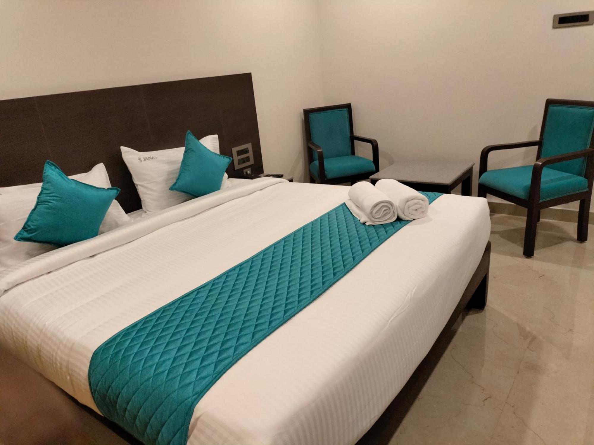 Hotel Janas Tirupati Luaran gambar