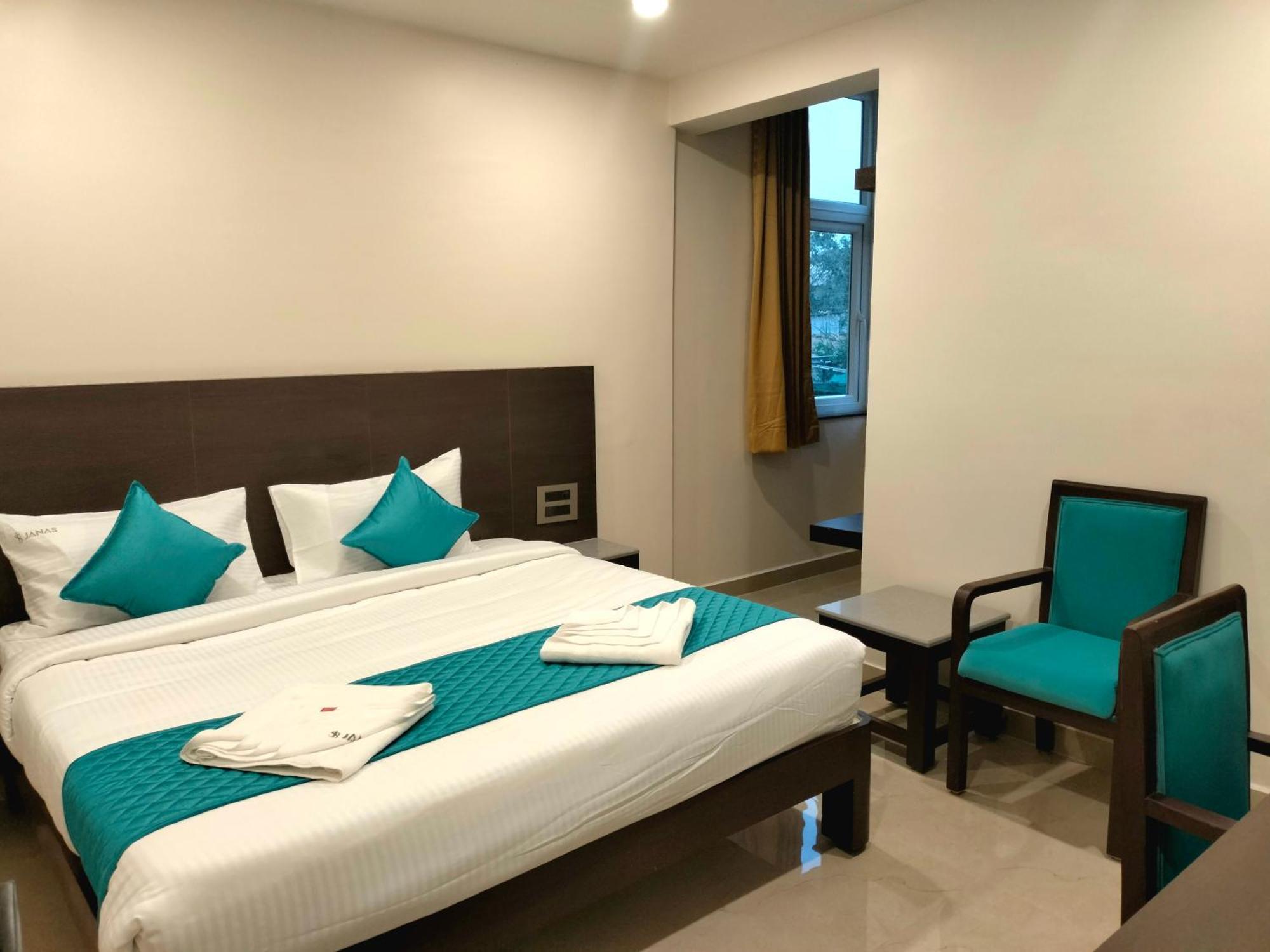 Hotel Janas Tirupati Luaran gambar