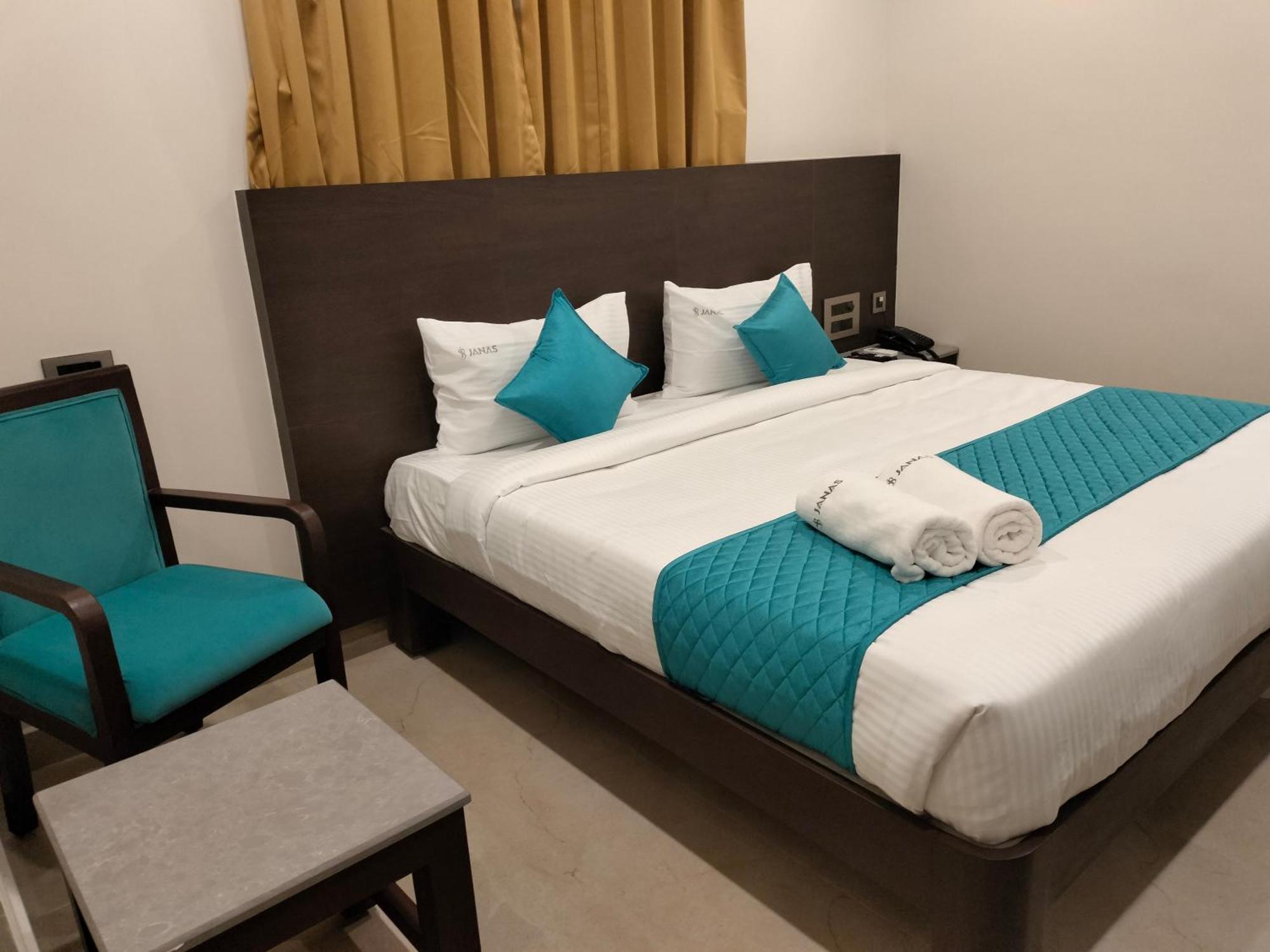 Hotel Janas Tirupati Luaran gambar