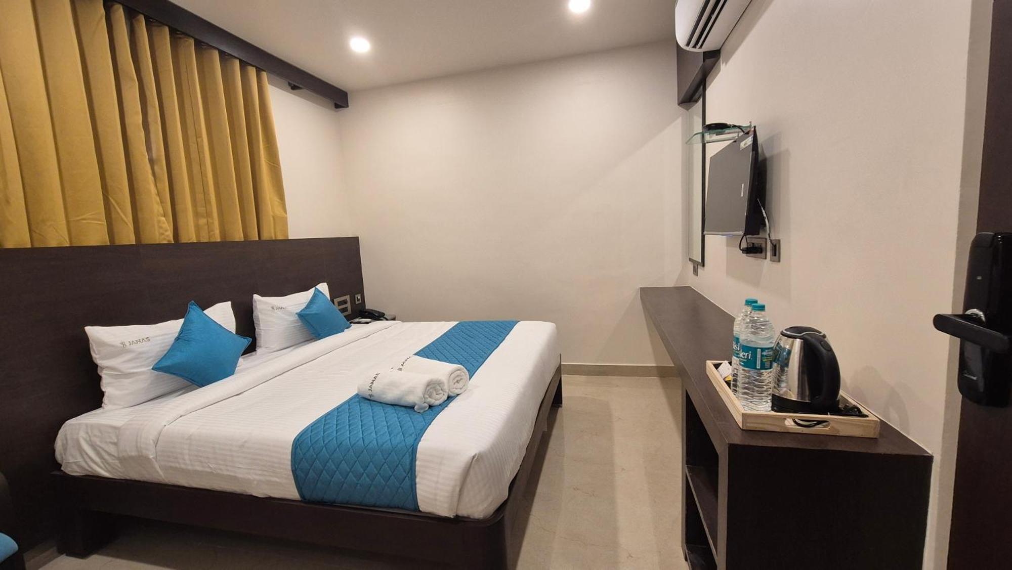 Hotel Janas Tirupati Luaran gambar