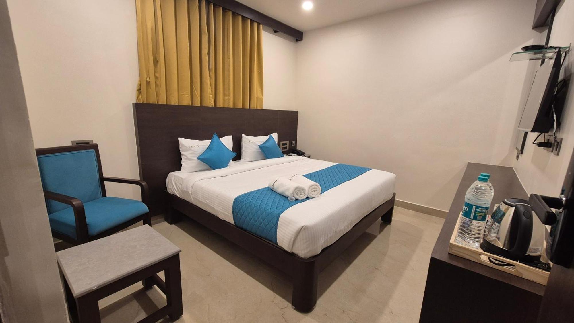 Hotel Janas Tirupati Luaran gambar