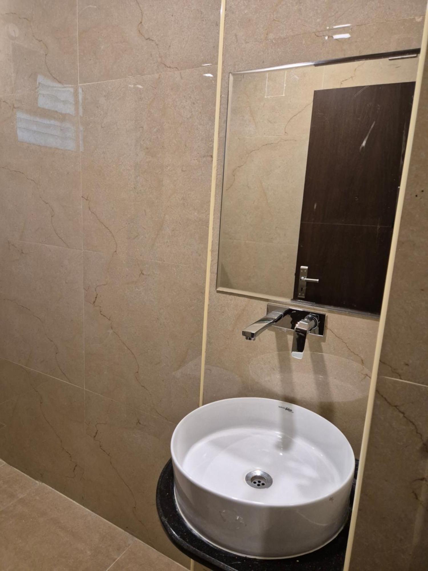 Hotel Janas Tirupati Luaran gambar